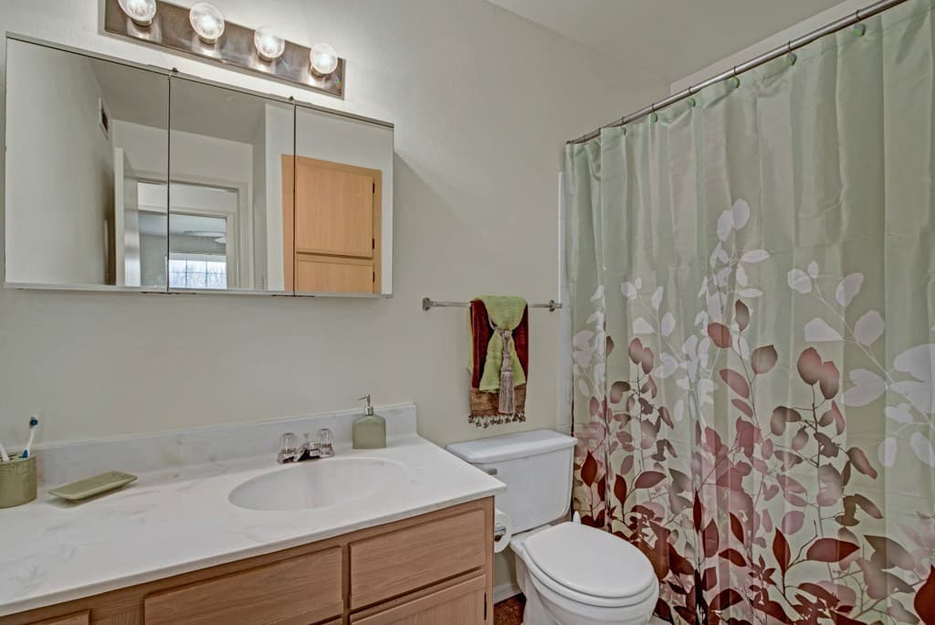 St. James Place - Apartment - 23