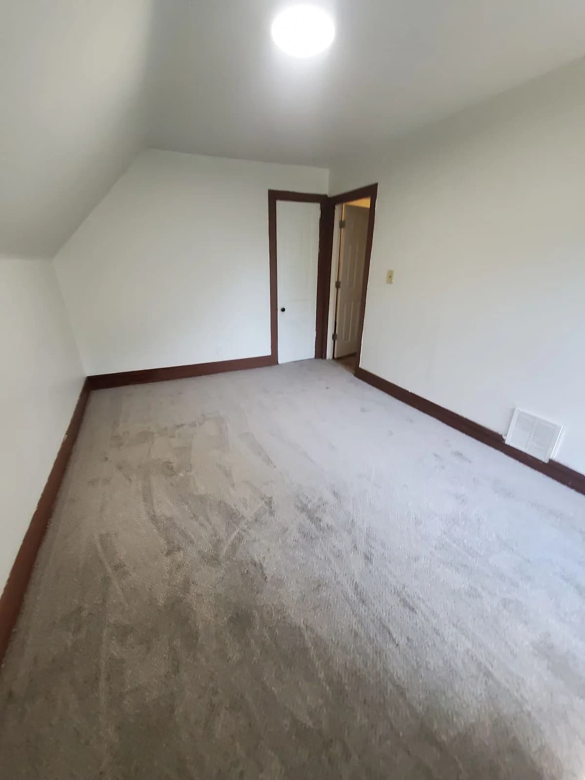 3416 W Walnut St - House - 10