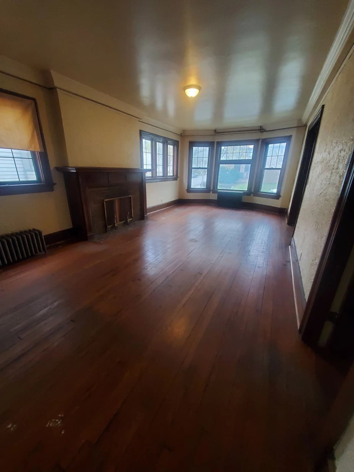 2922-2924 W Juneau Ave. - 3 Unit - Apartment - 2