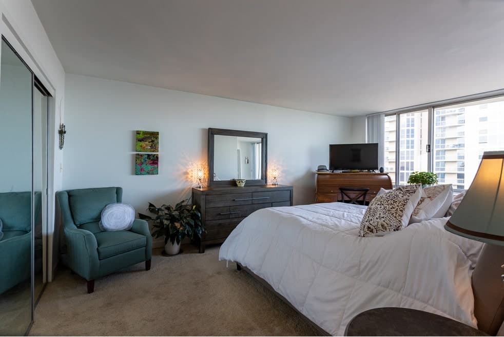 1626 N. Prospect - Prospect Tower - Apartment - undefined