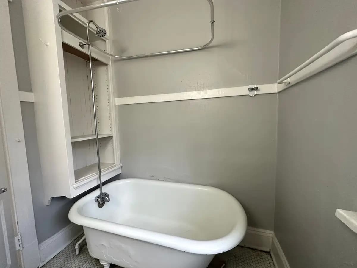 undefined apartments for rent - image - large (10).jpeg - 3