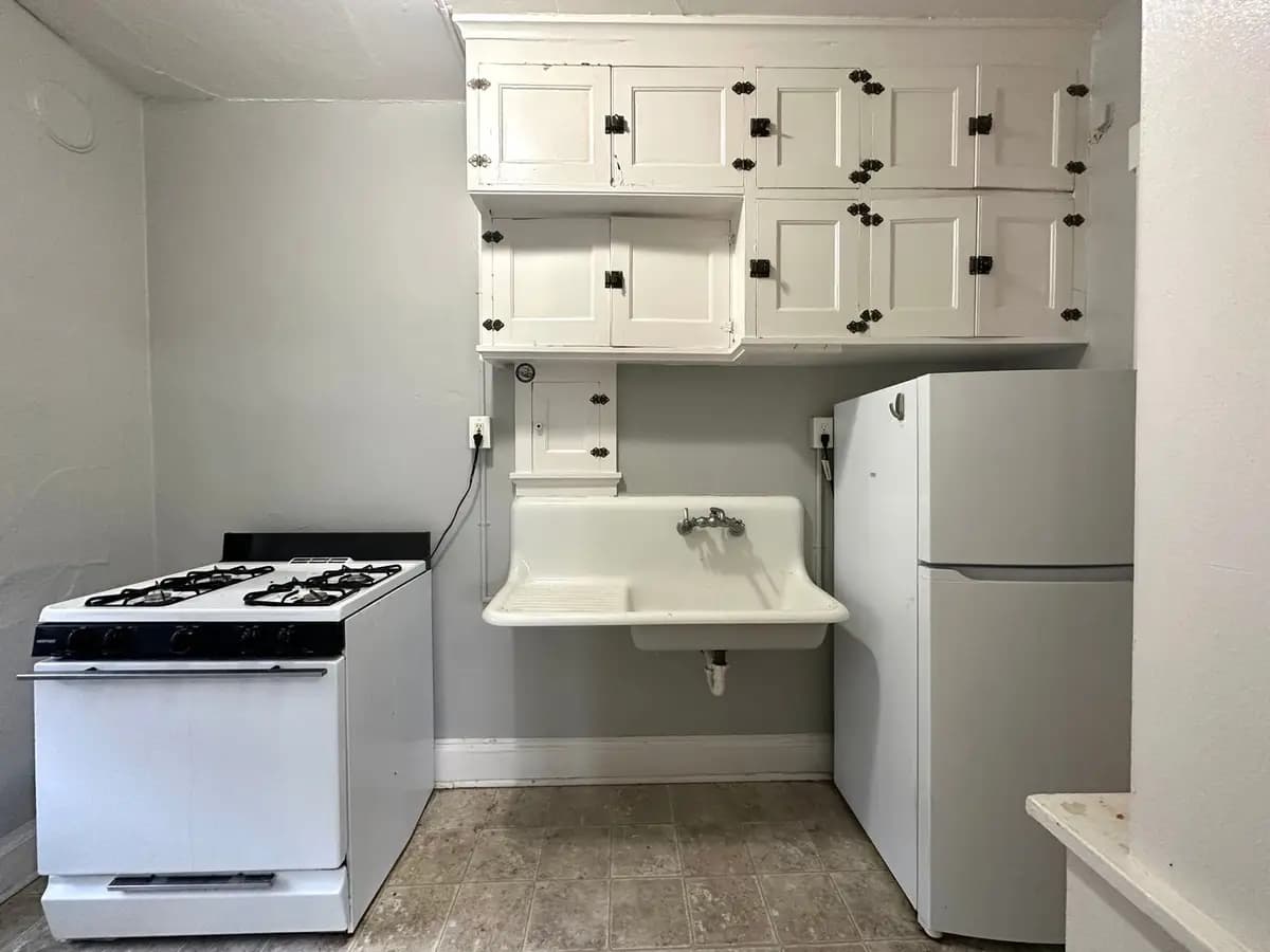 undefined apartments for rent - image - large (4).jpeg - 2
