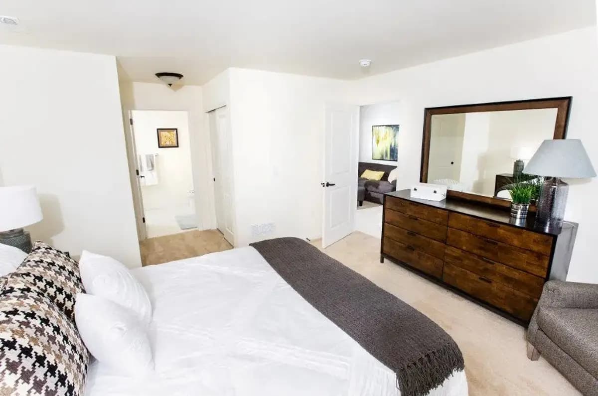 Centennial Park Apartments - Apartment - 11