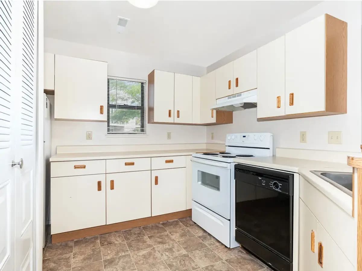 Oak Shores Apartments - Apartment - 12