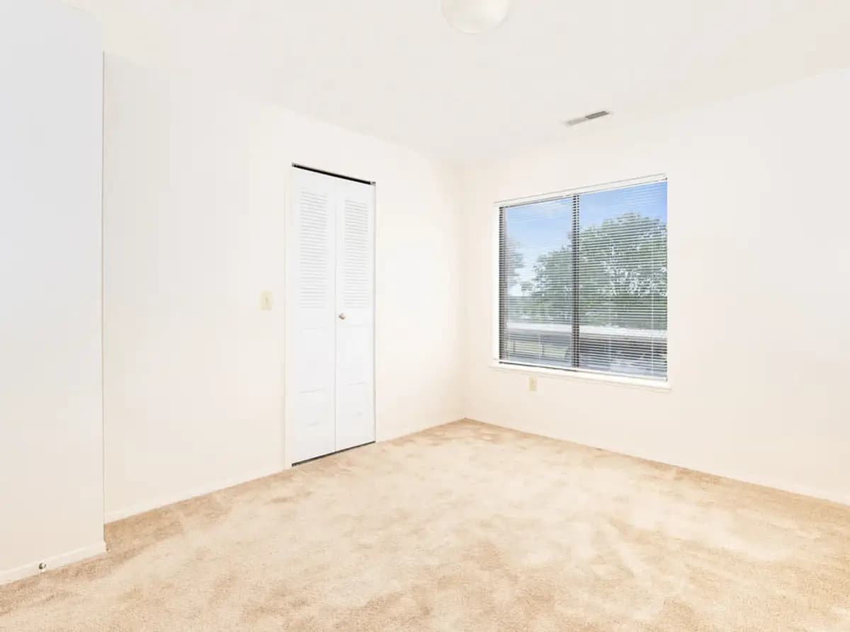 Oak Shores Apartments - Apartment - 10