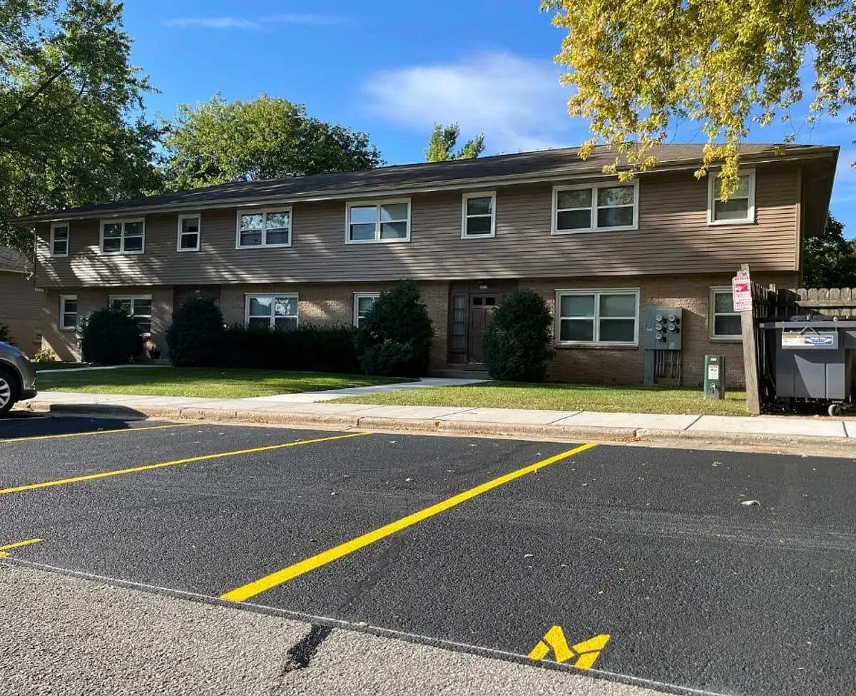 5875-5881 Tower Road - Apartment - 3