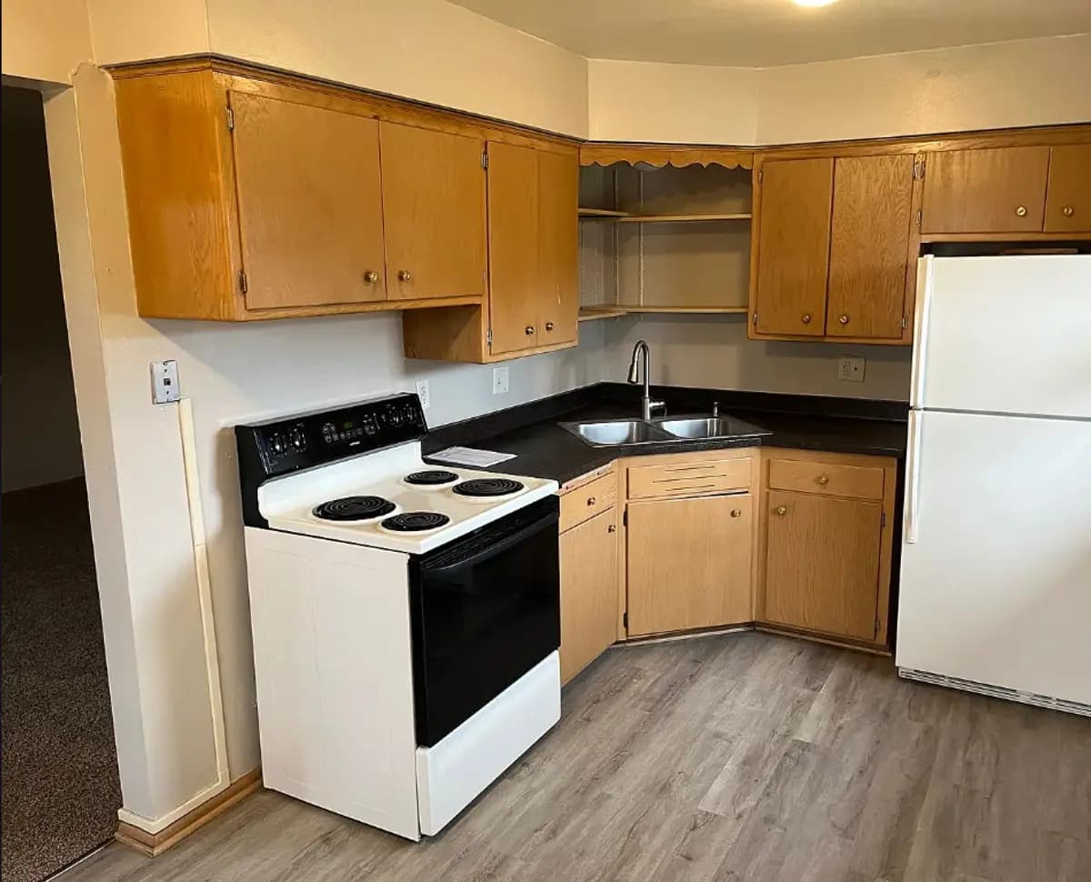 5875-5881 Tower Road - Apartment - 6