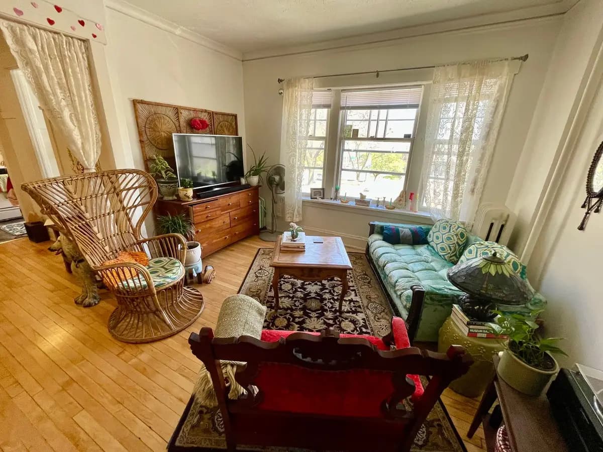 undefined apartments for rent - image - large (11).jpeg - 2