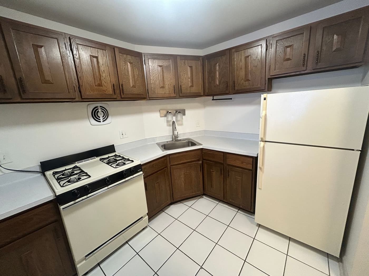 undefined apartments for rent - image - large.jpeg - 1