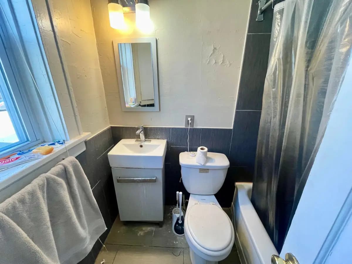 undefined apartments for rent - image - large (12).jpeg - 3