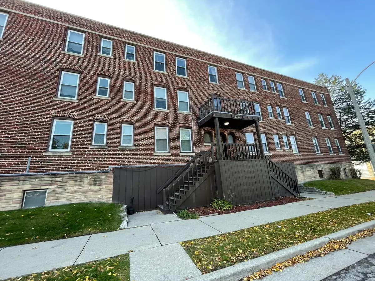 undefined apartments for rent - image - large.jpeg - 1