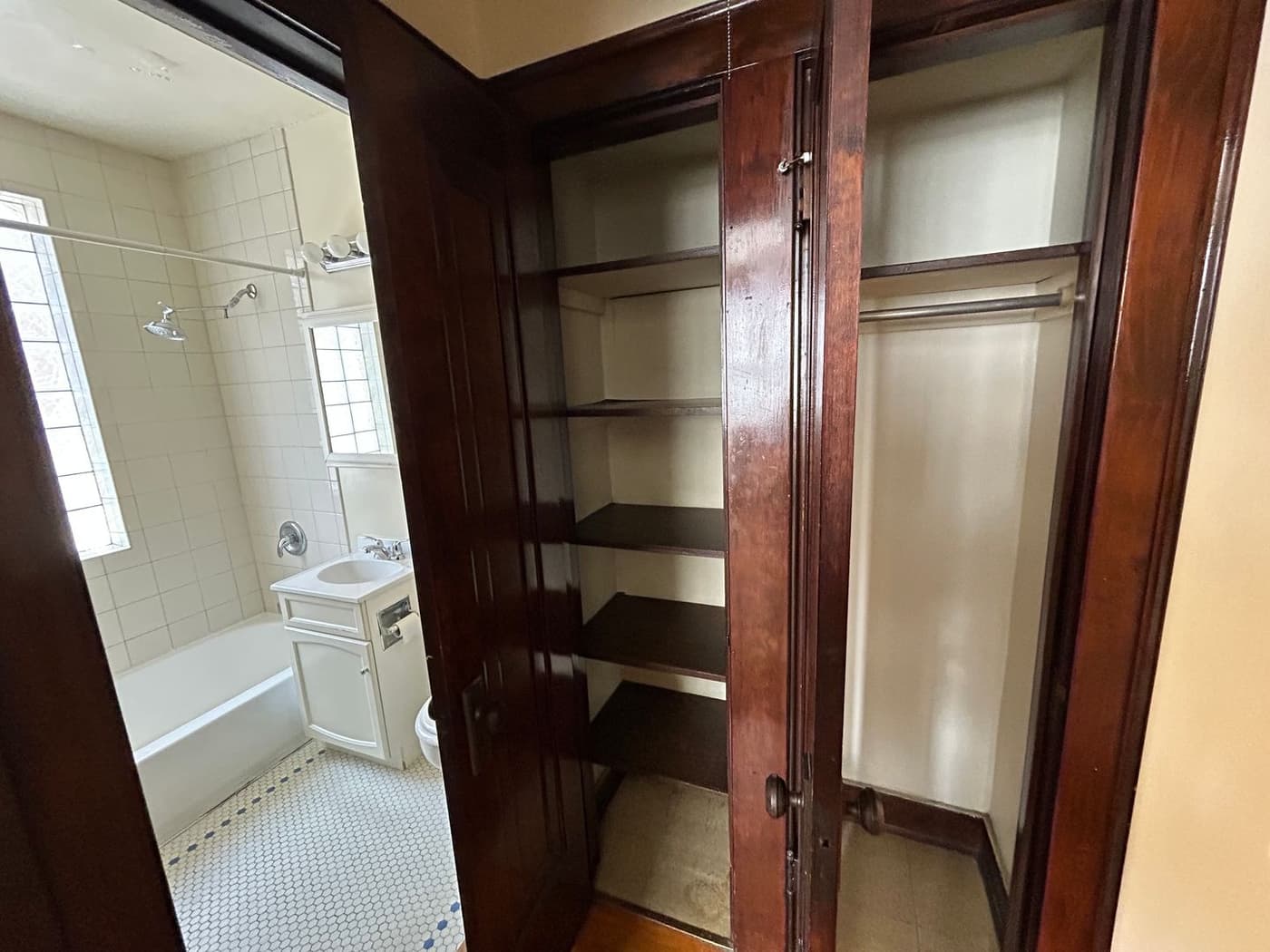 undefined apartments for rent - image - large (10).jpeg - 1