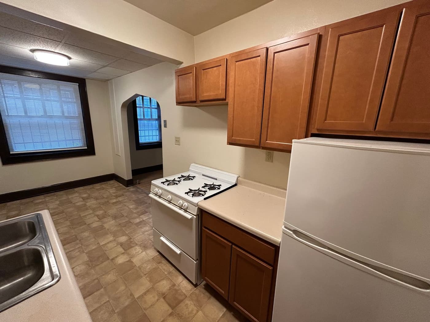 undefined apartments for rent - image - large (2).jpeg - 1