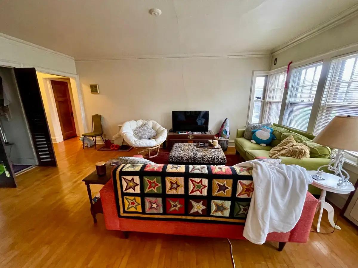 undefined apartments for rent - image - large (11).jpeg - 1