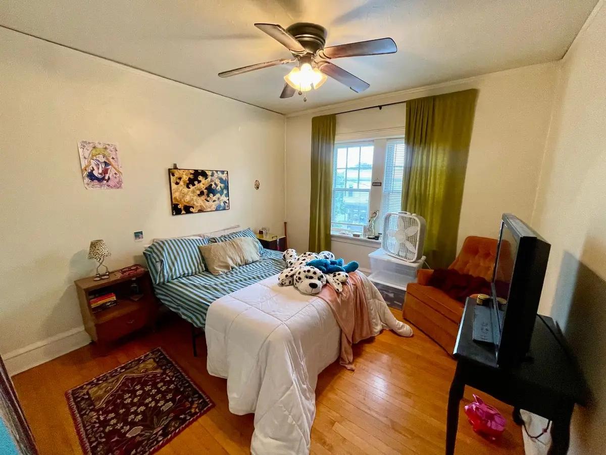 undefined apartments for rent - image - large (17).jpeg - 3