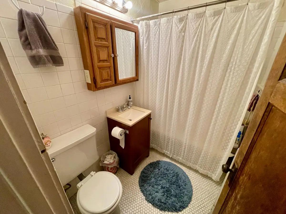 undefined apartments for rent - image - large (19).jpeg - 1