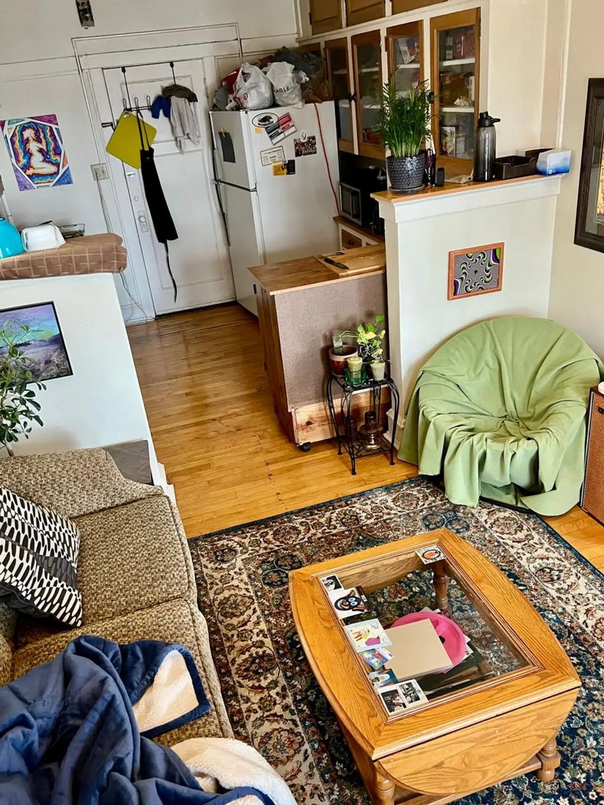 undefined apartments for rent - image - large (2).jpeg - 1