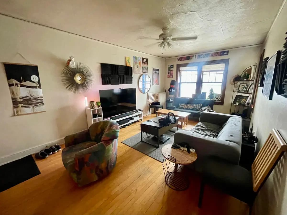 undefined apartments for rent - image - large (10).jpeg - 1