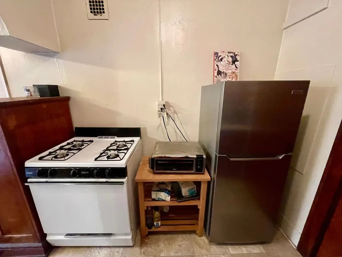 undefined apartments for rent - image - large (15).jpeg - 2