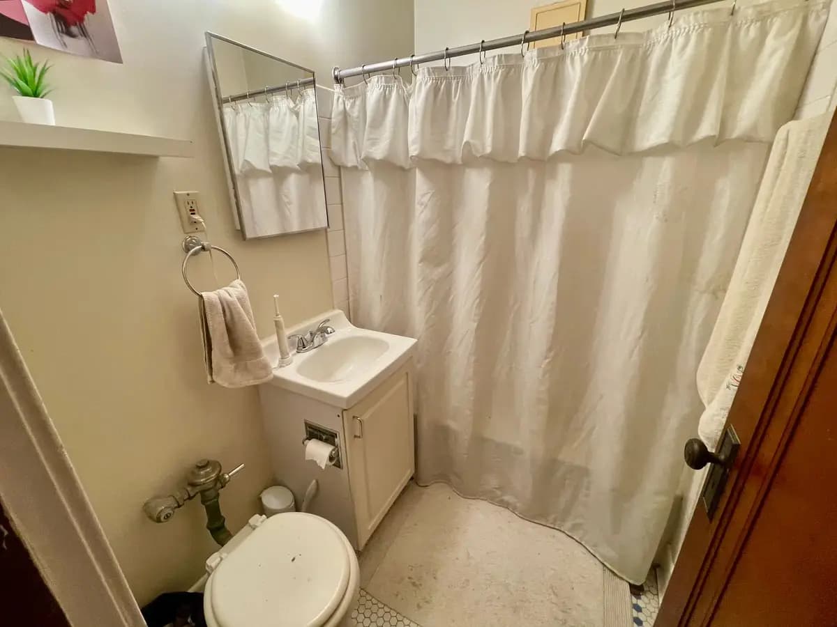 undefined apartments for rent - image - large (19).jpeg - 2