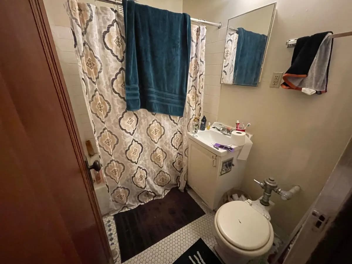 undefined apartments for rent - image - large (27).jpeg - 2