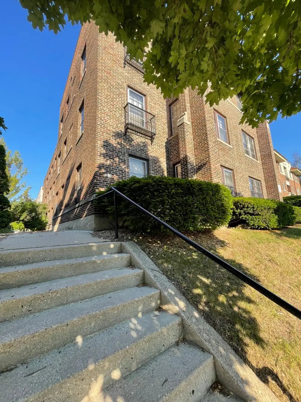 undefined apartments for rent - image - large.jpeg - 3