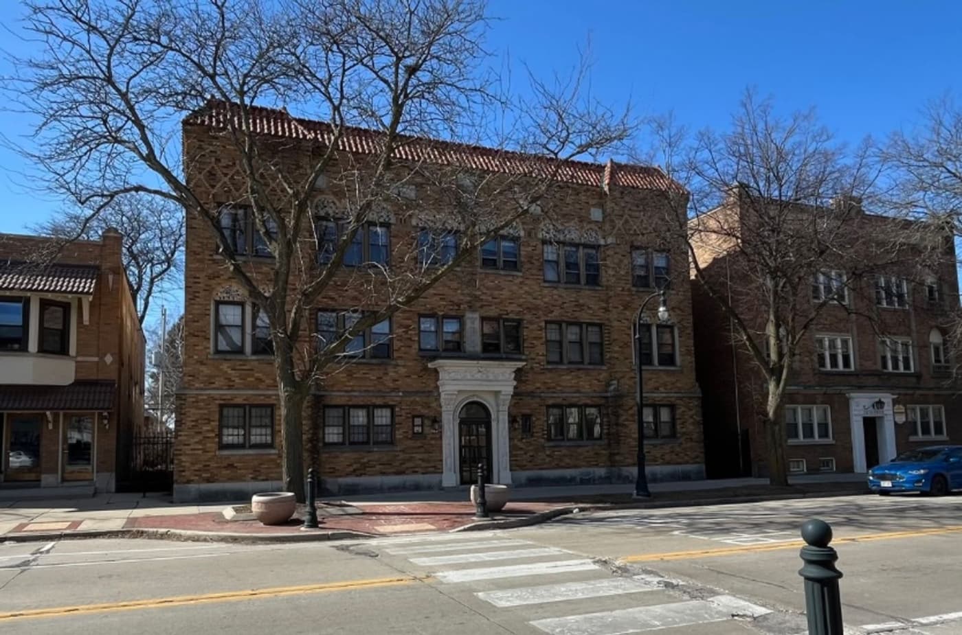 undefined apartments for rent - image - large (2).jpeg