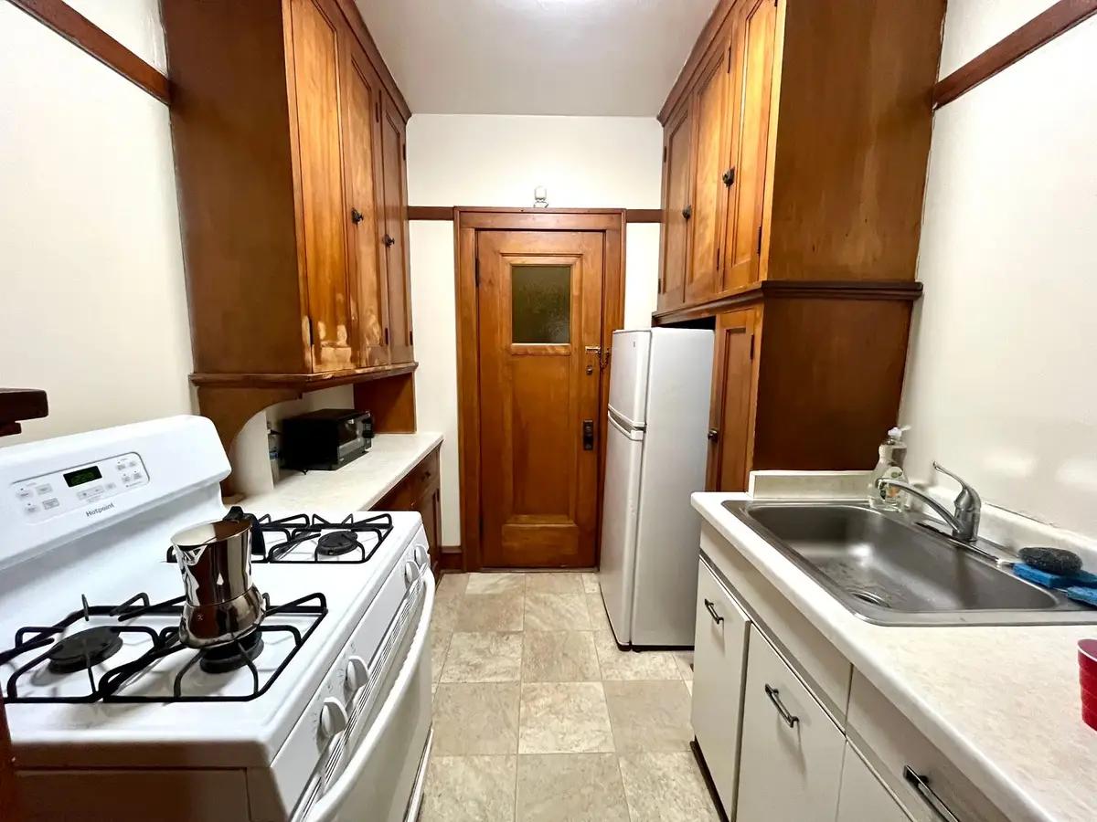 undefined apartments for rent - image - large (6).jpeg - 1