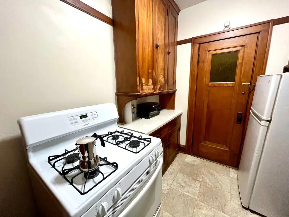undefined apartments for rent - image - large (7).jpeg - 2