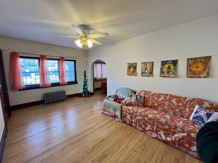 undefined apartments for rent - image - large.jpeg