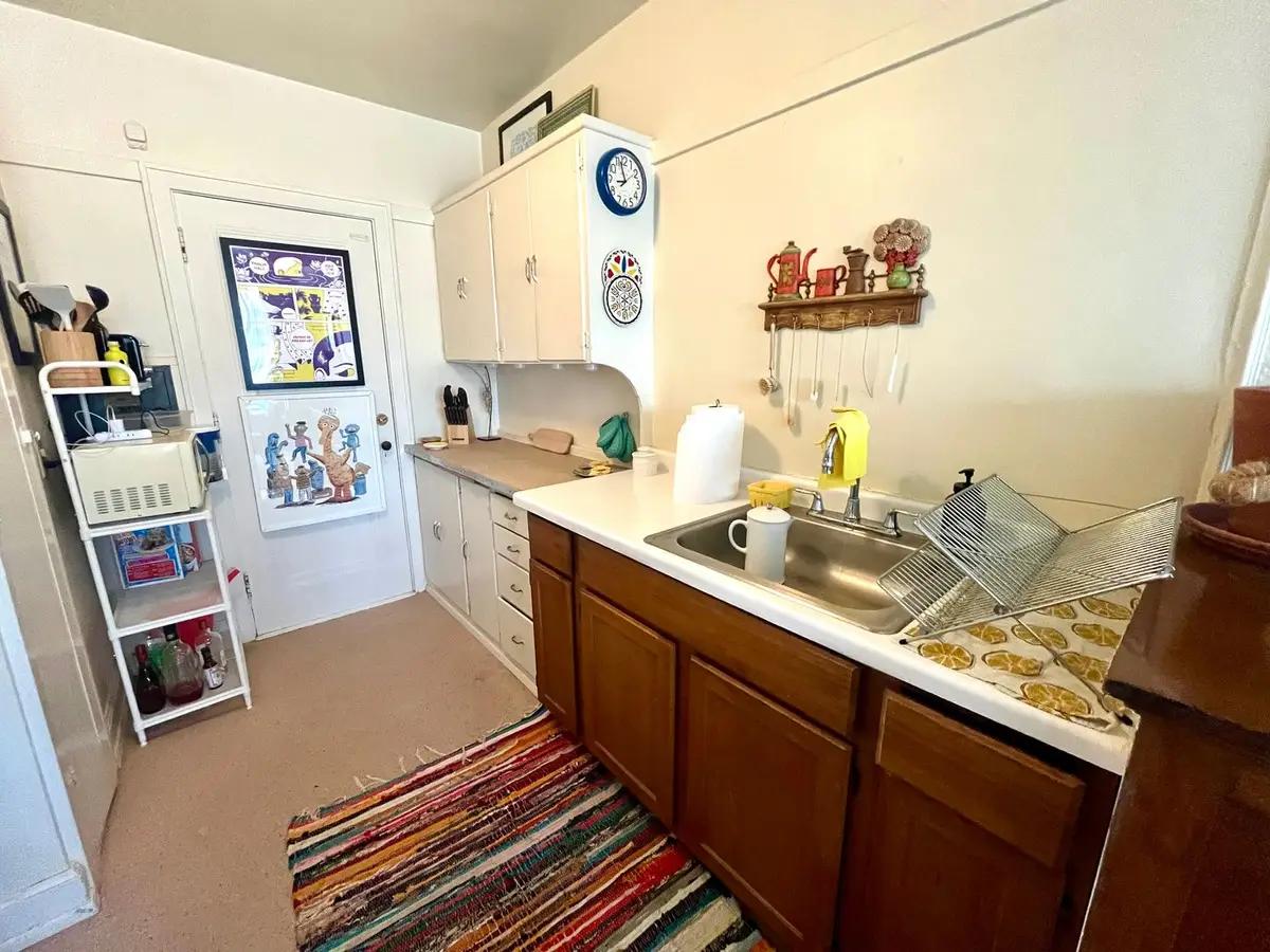 undefined apartments for rent - image - large (18).jpeg - 2