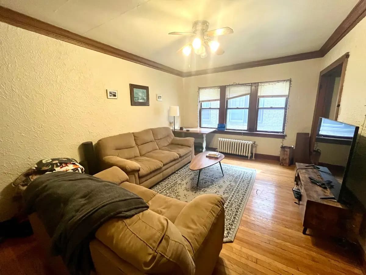 4474 N Oakland Ave - Apartment - 11