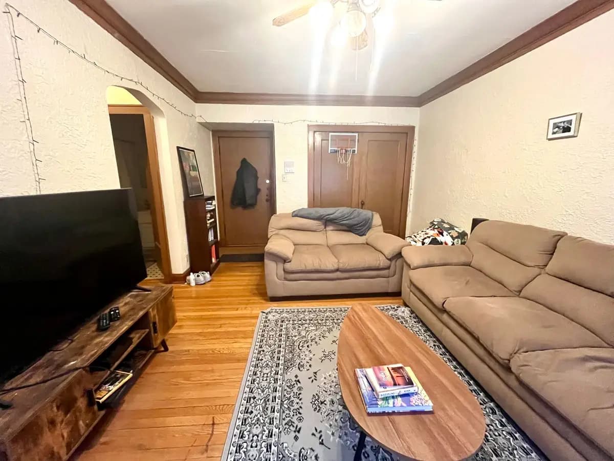 4474 N Oakland Ave - Apartment - 12