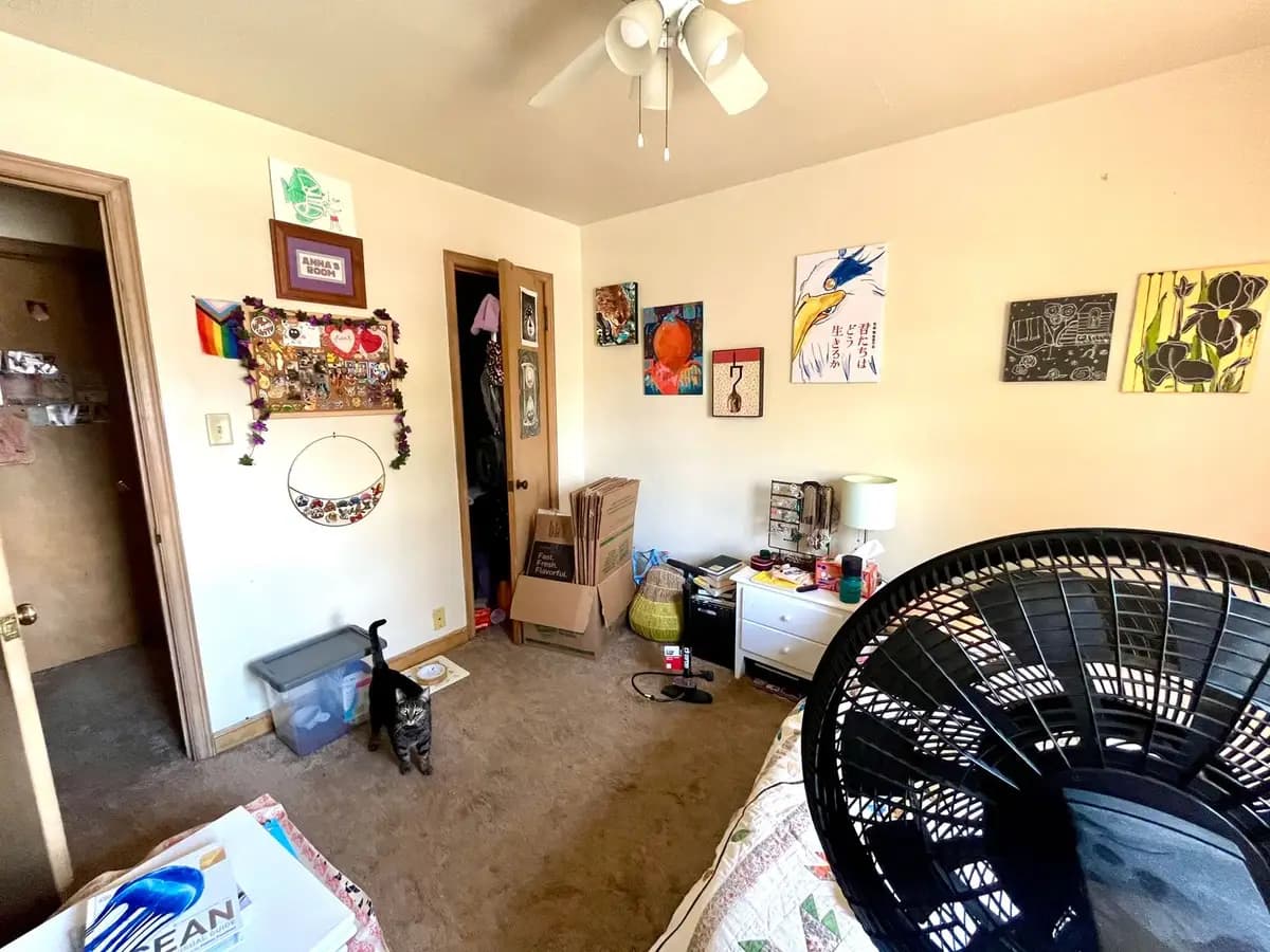 4474 N Oakland Ave - Apartment - 10