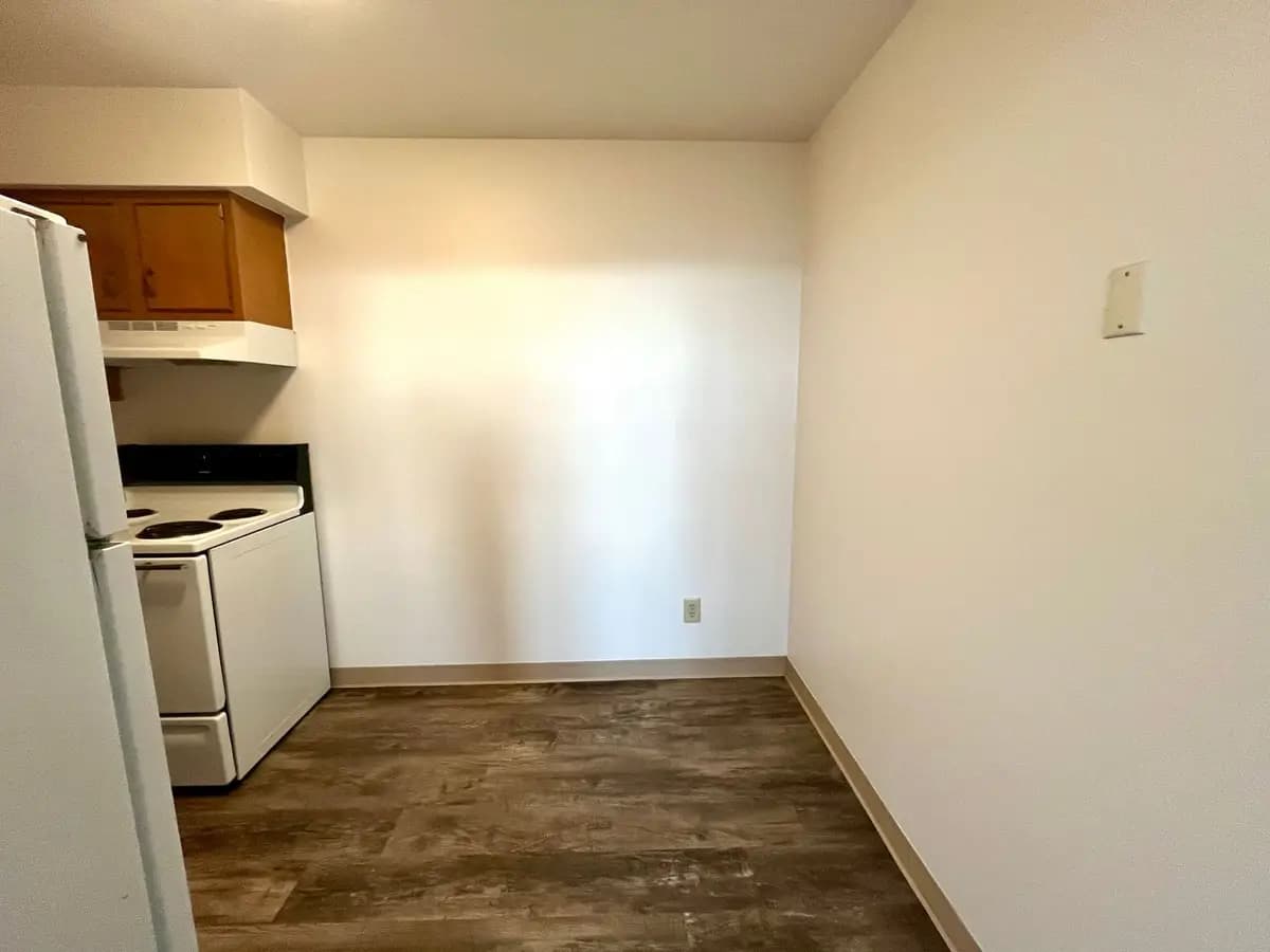 undefined apartments for rent - image - large (2).jpeg - 3