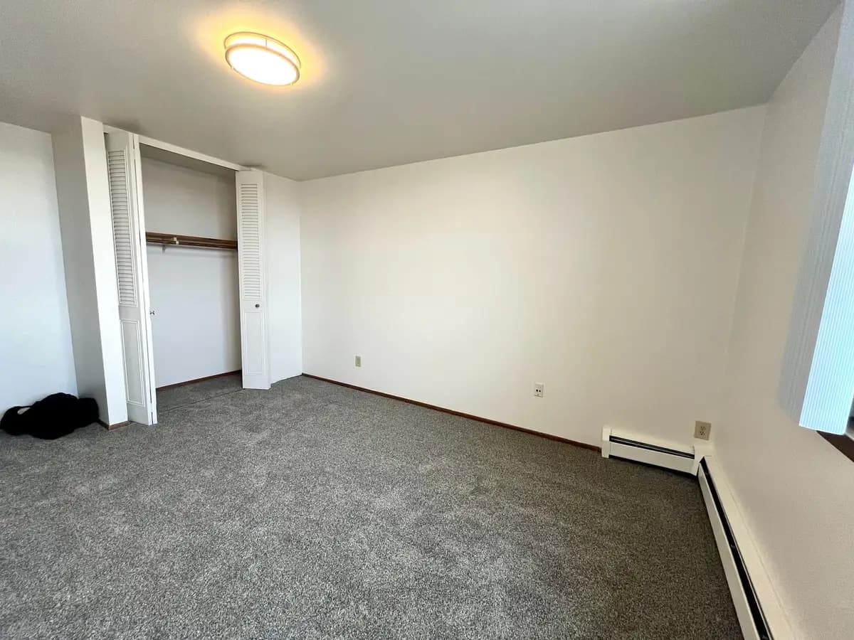 undefined apartments for rent - image - large (6).jpeg - 3