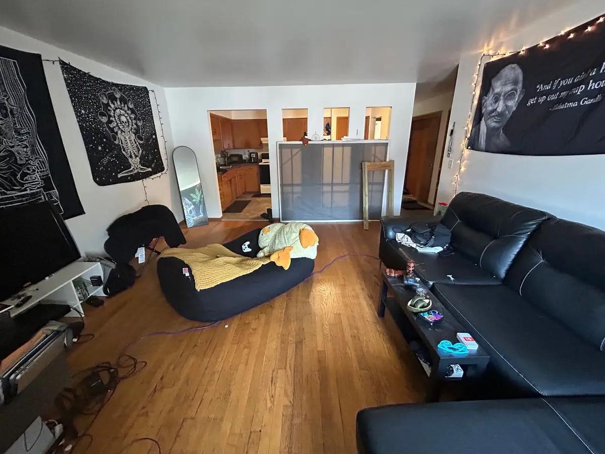 undefined apartments for rent - image - large (11).jpeg - 2