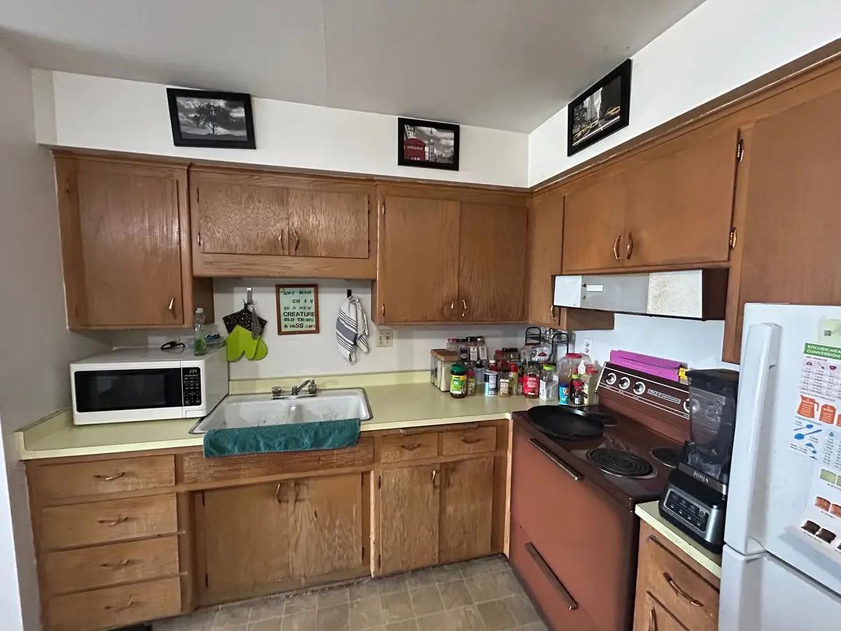 undefined apartments for rent - image - large (36).jpeg - 3