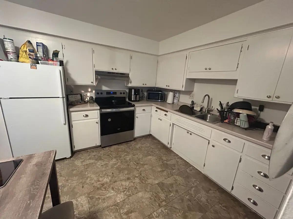 undefined apartments for rent - image - large (37).jpeg - 0