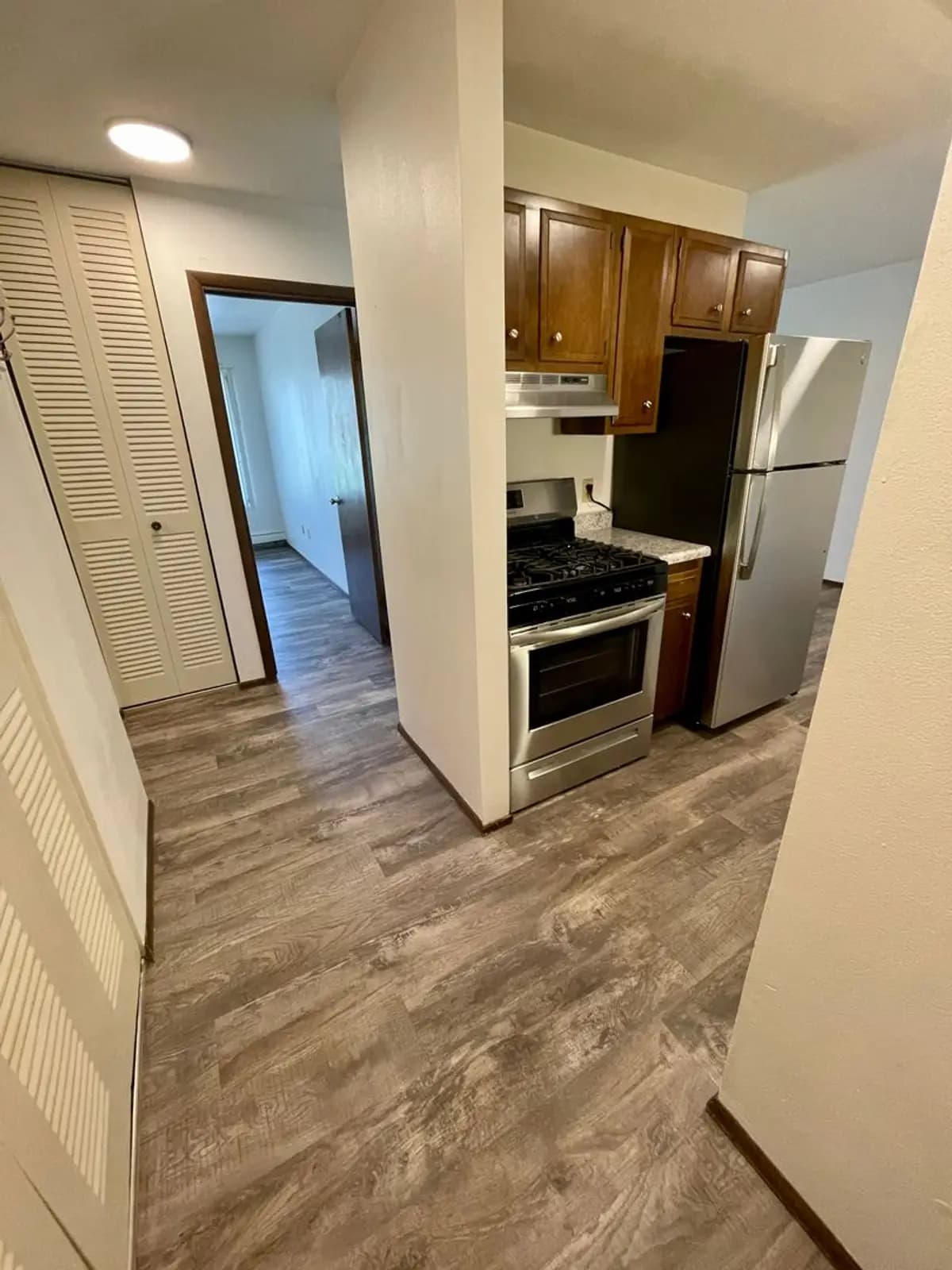 undefined apartments for rent - image - large (10).jpeg - 2