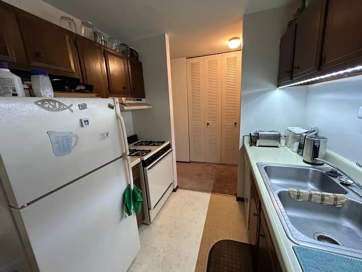 undefined apartments for rent - image - large (2).jpeg - 2