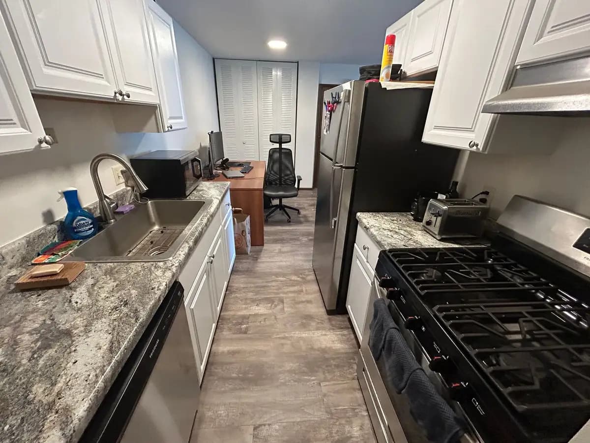 undefined apartments for rent - image - large (23).jpeg - 3