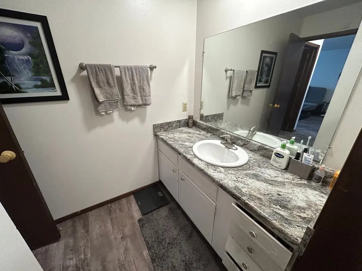 undefined apartments for rent - image - large (30).jpeg - 2