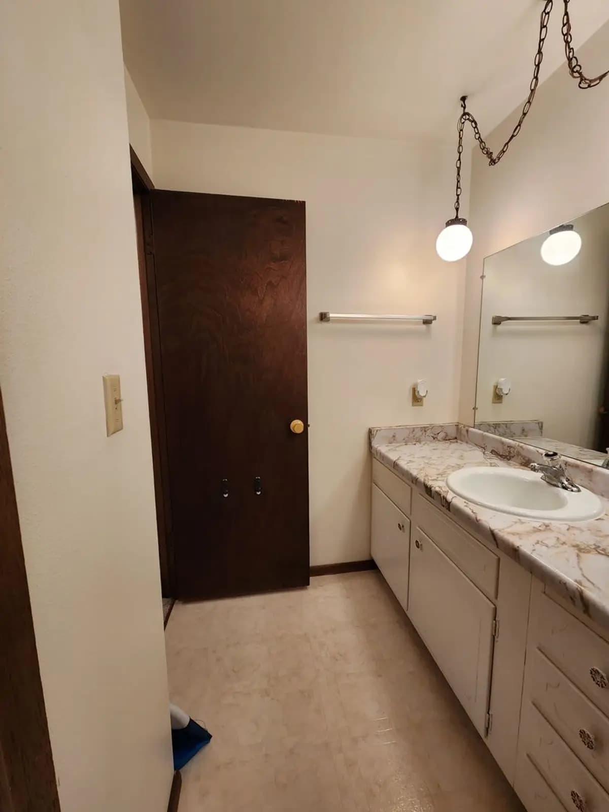 undefined apartments for rent - image - large (9).jpg - 1