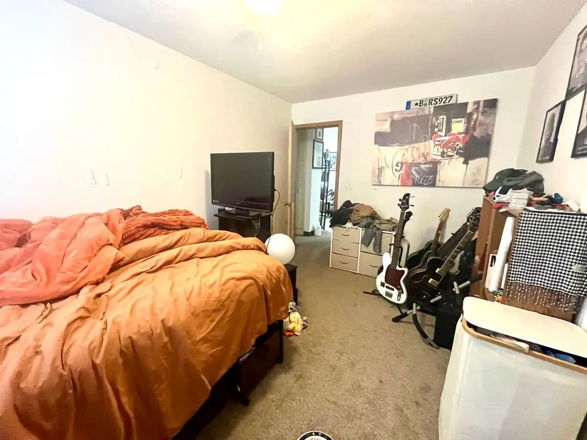 undefined apartments for rent - image - large (3).jpeg - 2