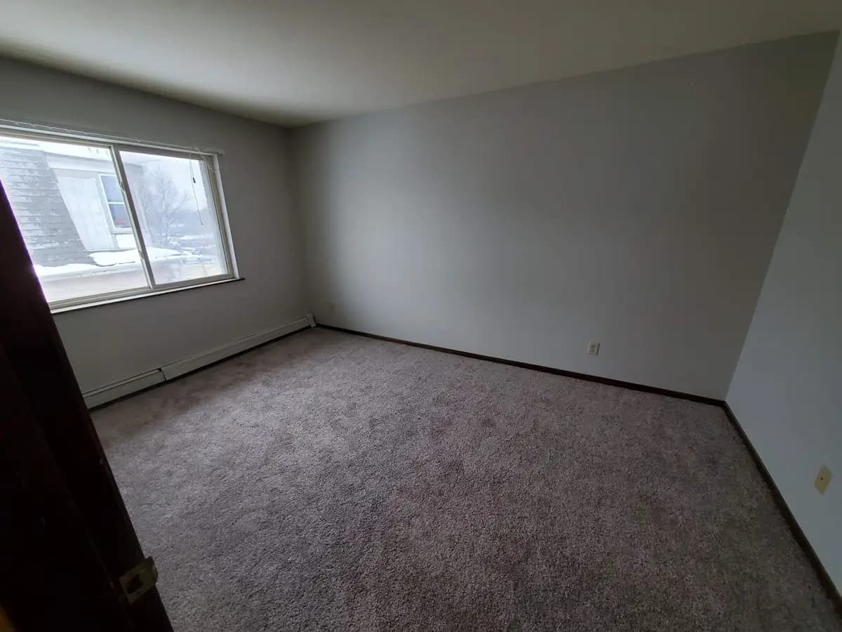 undefined apartments for rent - image - large (6).jpg - 3