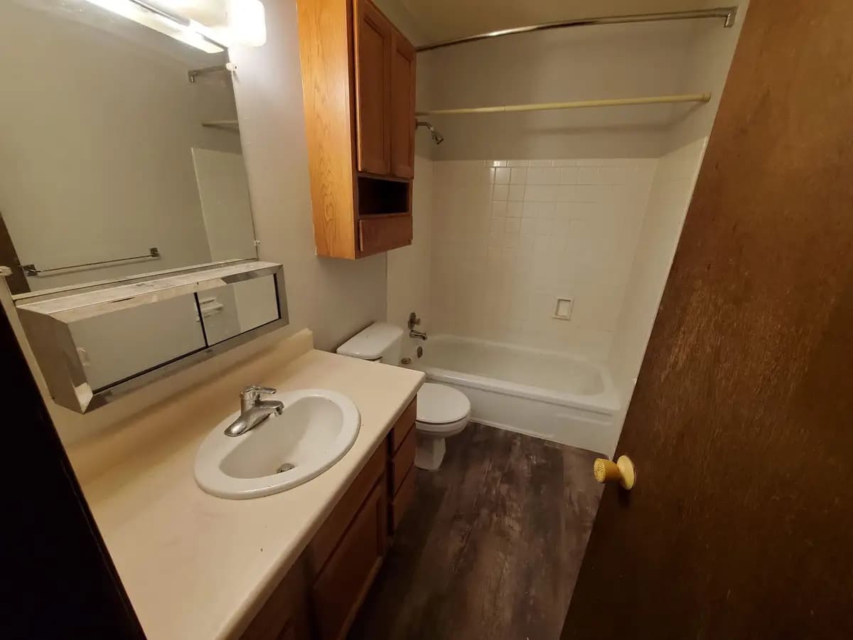 433 S. Hawley Rd - Apartment - 17