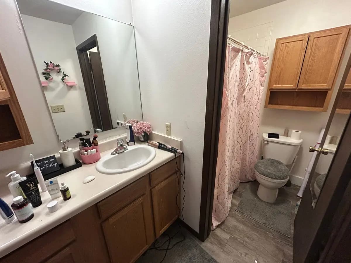 undefined apartments for rent - image - large (9).jpeg - 3