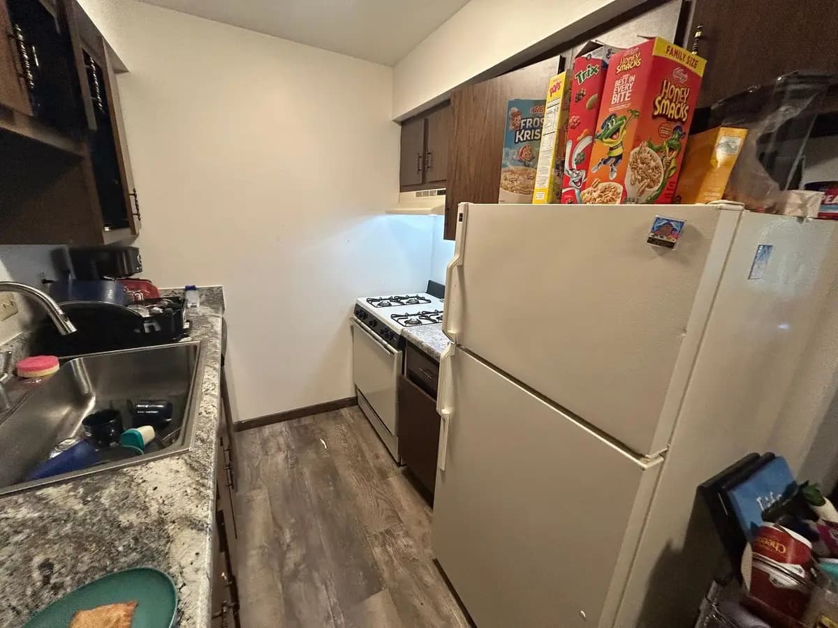 undefined apartments for rent - image - large (2).jpeg - 1