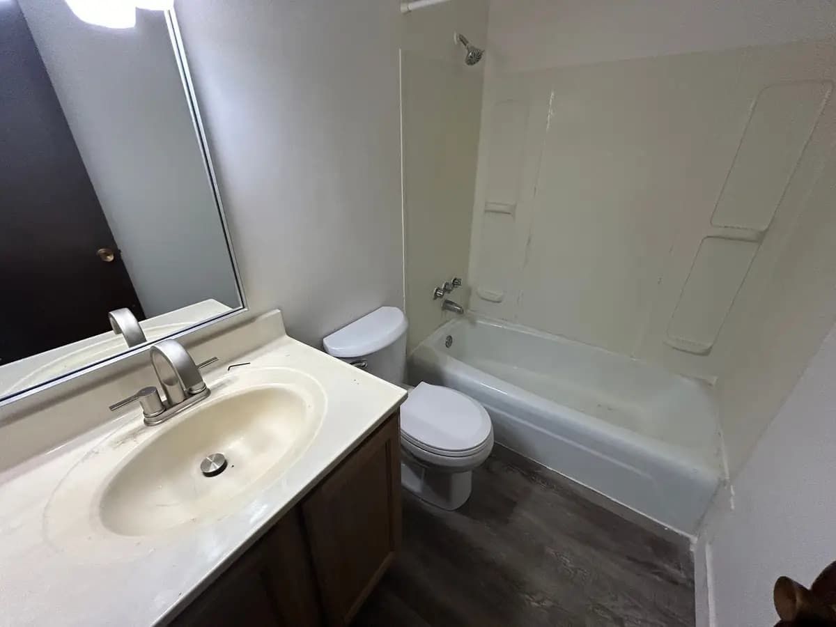 undefined apartments for rent - image - large (28).jpeg - 3